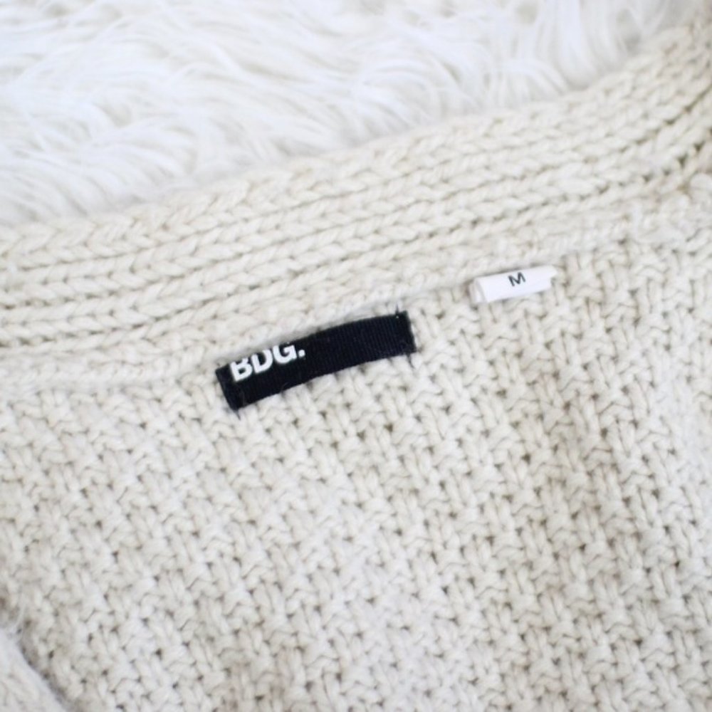 Urban Outfitters BDG Cable Knit Cardigan Medium - Picture 3 of 3